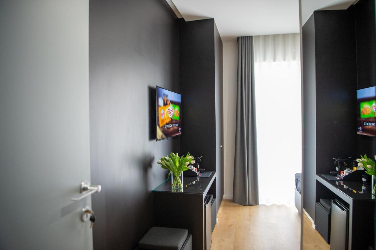 Contemporaneamente 147 - Modern & Comfort Rooms Bari Exterior photo