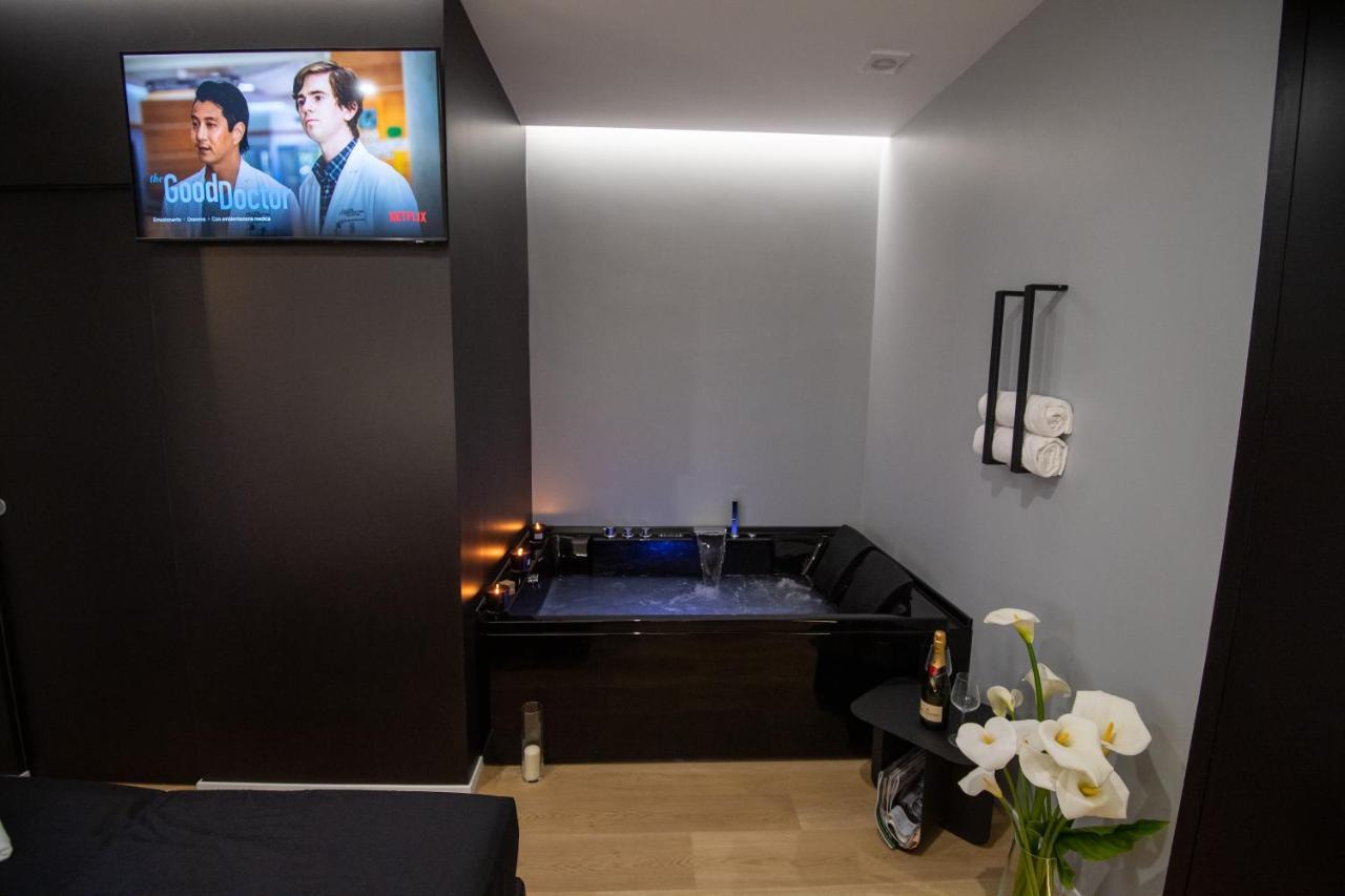 Contemporaneamente 147 - Modern & Comfort Rooms Bari Exterior photo